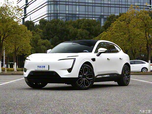 阿維塔科技 阿維塔11 2022款 長(zhǎng)續(xù)航雙電機(jī)奢享版 4座