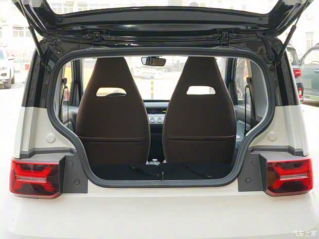 上汽通用五菱 宏光MINIEV 2022款 GAMEBOY 300km 玩咖款