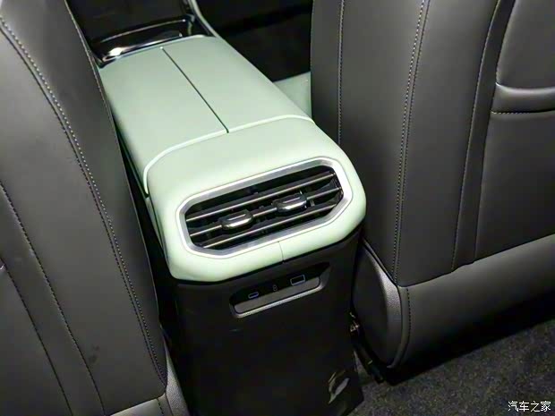 睿蓝汽车 睿蓝7 2023款 605km 猎光 睿蓝汽车 睿蓝7 2023款 605km 猎光