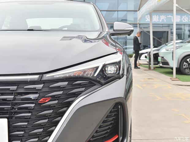 长安汽车 逸动 2022款 PLUS 蓝鲸NE 1.4T GDI DCT高配版