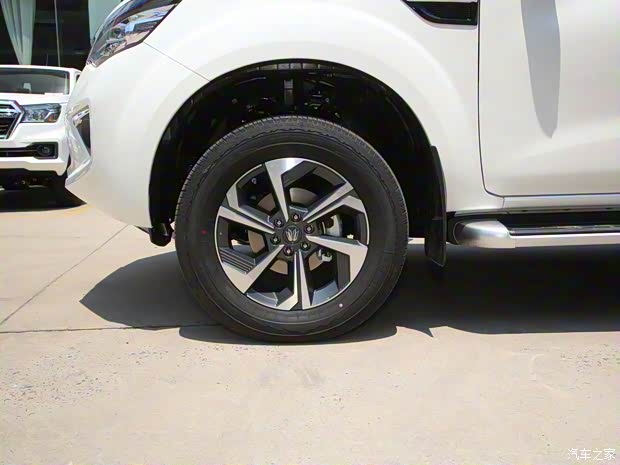 鄭州日產(chǎn) 帕拉丁 2023款 2.0T 四驅(qū)尊享型 鄭州日產(chǎn) 帕拉丁 2023款 2.0T 四驅(qū)尊享型