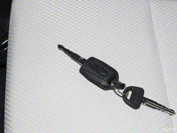 長(zhǎng)安凱程 長(zhǎng)安星卡 2023款 1.5L雙排2.55米載貨汽車舒適型