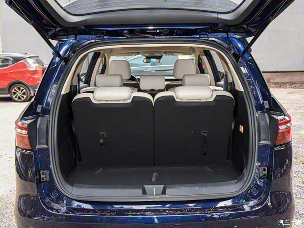 比亚迪 宋MAX新能源 2022款 DM-i 105KM 旗舰型