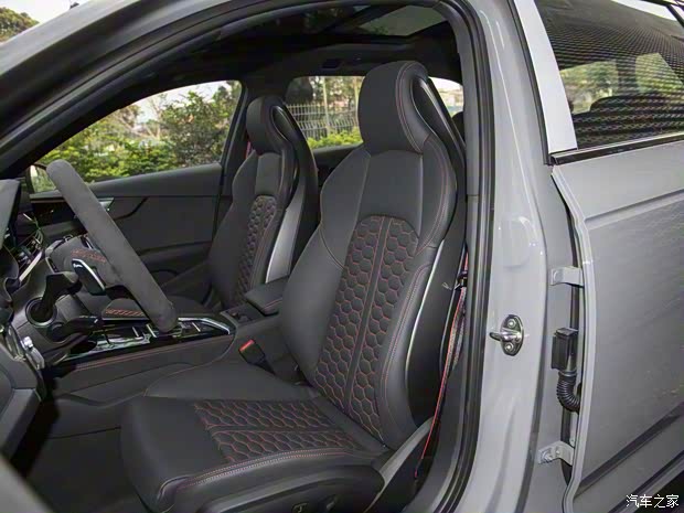 Audi Sport 奧迪RS 4 2023款 RS4 Avant 黑曜版