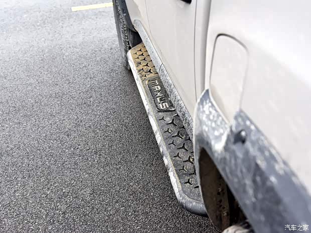 上汽大通 星際H 2023款 2.0T 自動(dòng) 柴油雙增壓四驅(qū)牛魔王版