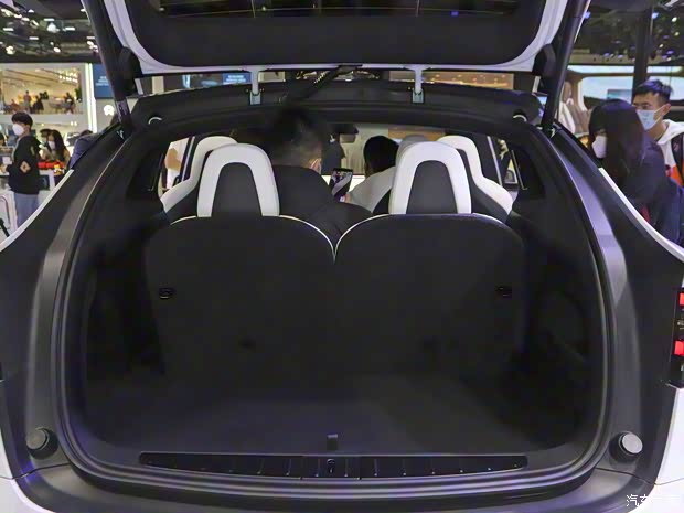 特斯拉（进口） Model X 2023款 三电机全轮驱动 Plaid版