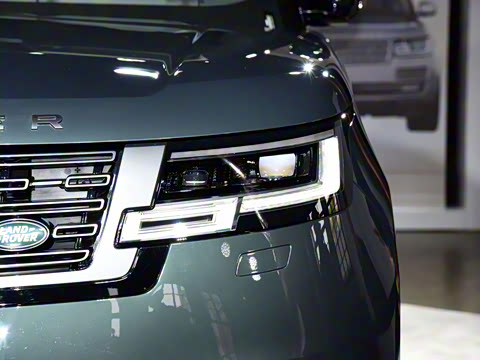 2023款 3.0 L6 400PS 典范加长版 2023款 3.0 L6 400PS 典范加长版