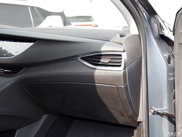 上汽通用別克 昂科旗 2020款 28T 兩驅(qū)戰(zhàn)旗型