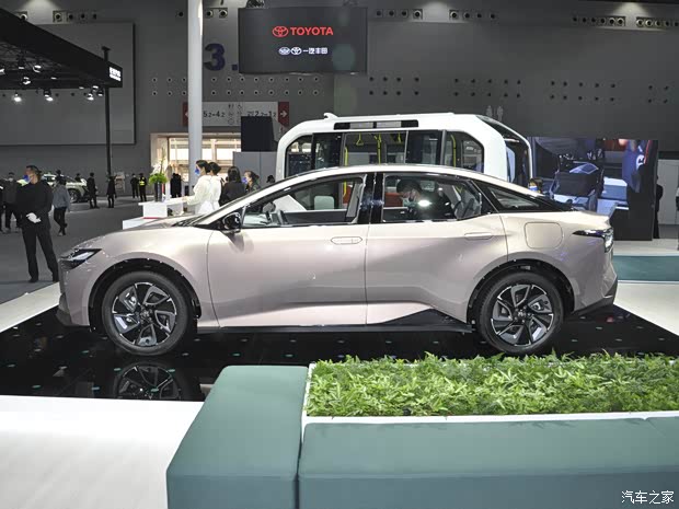 一汽丰田 丰田bZ3 2023款 616km 长续航Premium