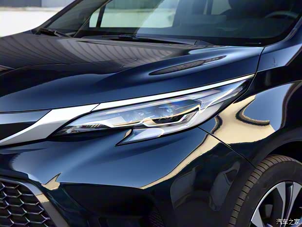 一汽丰田 格瑞维亚 2022款 2.5L混动 旗舰版 一汽丰田 格瑞维亚 2022款 2.5L混动 旗舰版