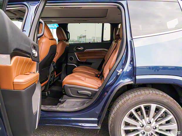 广汽菲克Jeep 大指挥官 2018款 2.0T 基本型 广汽菲克Jeep 大指挥官 2018款 2.0T 基本型