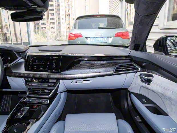 Audi Sport 奥迪RS e-tron GT 2023款 基本型 Audi Sport 奥迪RS e-tron GT 2023款 基本型