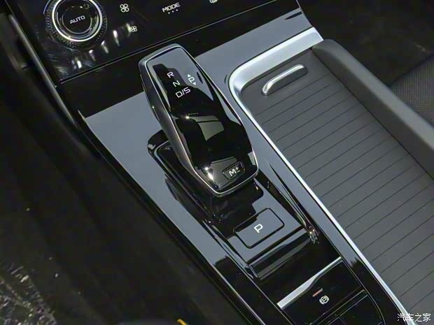 一汽奔腾 奔腾B70S 2022款 1.5T 热血骑士 一汽奔腾 奔腾B70S 2022款 1.5T 热血骑士