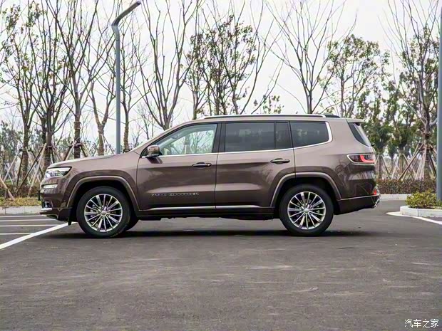 广汽菲克Jeep 大指挥官 2018款  2.0T 四驱御享版