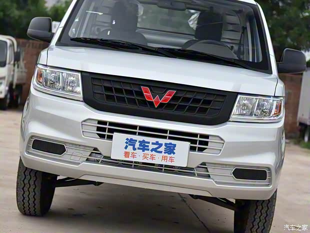 上汽通用五菱 五菱榮光新卡 2021款 1.5L汽車下鄉(xiāng)版LV0加長單排L3C