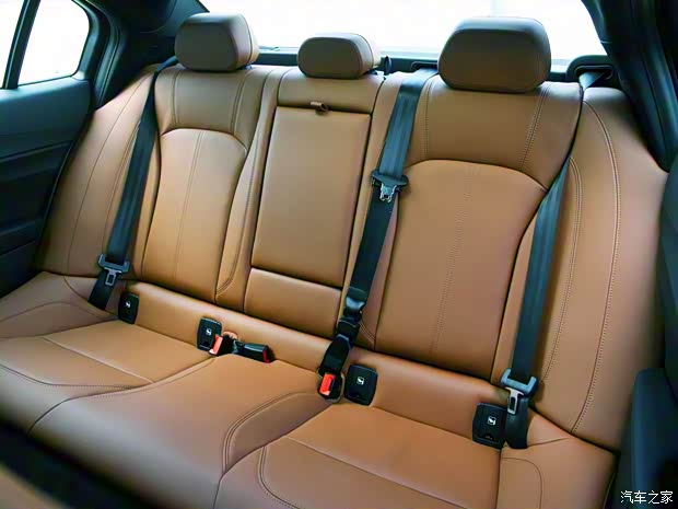 阿爾法·羅密歐 Giulia 2022款 2.0T 280HP Ti 駕控版