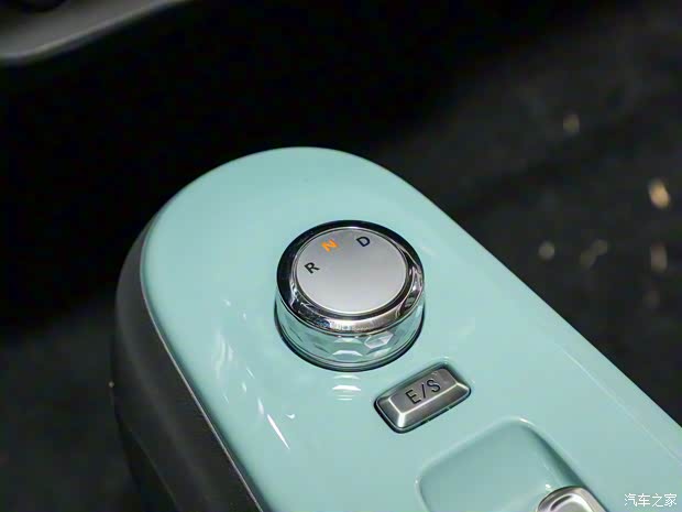 长安汽车 长安LUMIN 2022款 210km 基本型