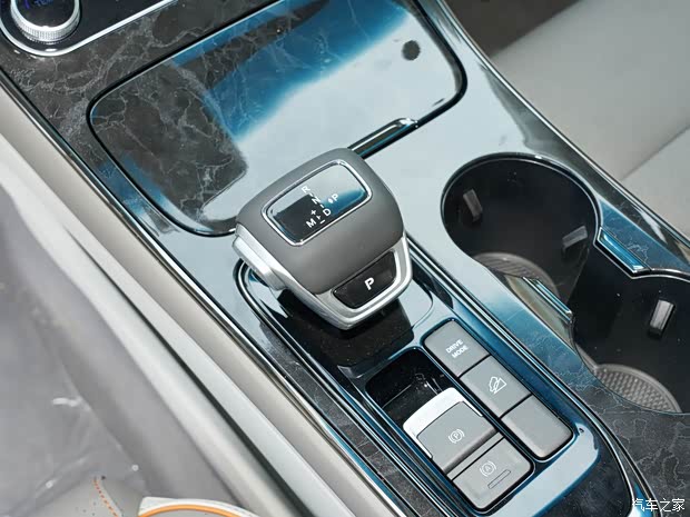 东风风行 风行·游艇 2022款 尊享型