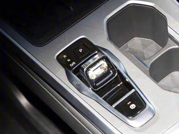 广汽乘用车 传祺GS3 2023款 1.5T 高配版 广汽乘用车 传祺GS3 2023款 1.5T 高配版