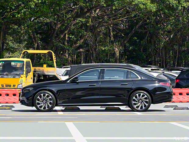 北京奔馳 奔馳E級 2024款 E 300 L 豪華型