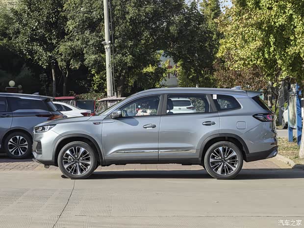 奇瑞汽车 瑞虎8 PLUS 2024款 冠军版 290TGDI DCT豪享版 7座 奇瑞汽车 瑞虎8 PLUS 2024款 冠军版 290TGDI DCT豪享版 7座