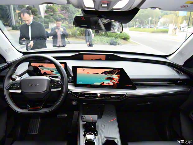 長安汽車 長安歐尚Z6 2022款 2.0T 基本型