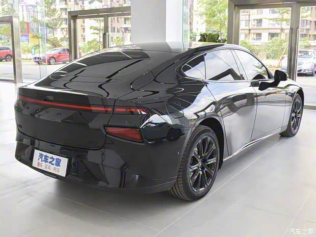 小鹏汽车 小鹏P7 2022款 670E+ Black Label Edition 小鹏汽车 小鹏P7 2022款 670E+ Black Label Edition