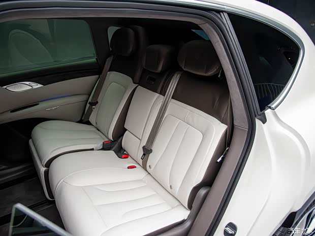 智己汽車 智己LS7 2023款 100kWh 四驅(qū)版