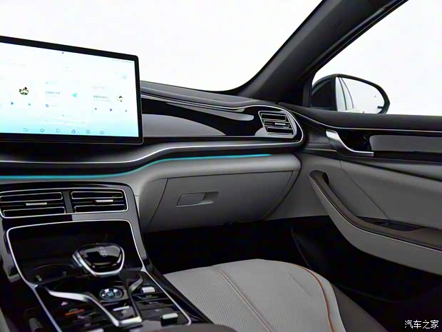 比亞迪 秦PLUS 2023款 冠軍版 DM-i 120KM 旗艦型