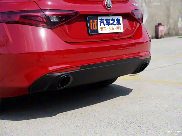 阿爾法·羅密歐 Giulia 2022款 2.0T 280HP Ti 駕控版