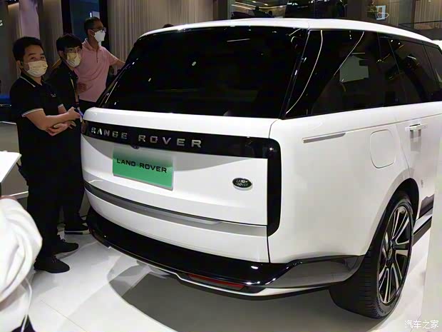 路虎(進(jìn)口) 攬勝新能源 2023款 插電混動 典范加長版