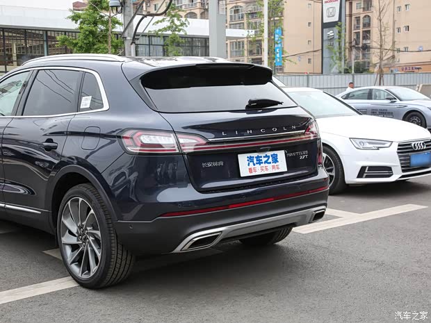 長(zhǎng)安林肯 航海家 2022款 2.7T 四驅(qū)尊雅版