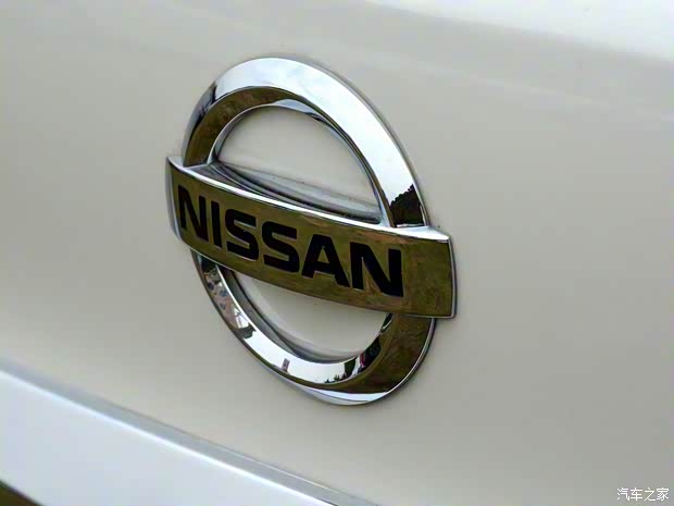 東風(fēng)日產(chǎn) 軒逸 2018款 1.8XV CVT智尊版