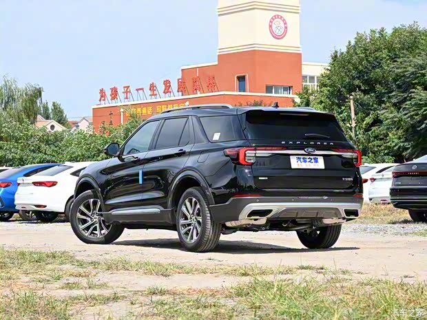 长安福特 探险者 2023款 EcoBoost 285 四驱风尚plus版 7座 长安福特 探险者 2023款 EcoBoost 285 四驱风尚plus版 7座