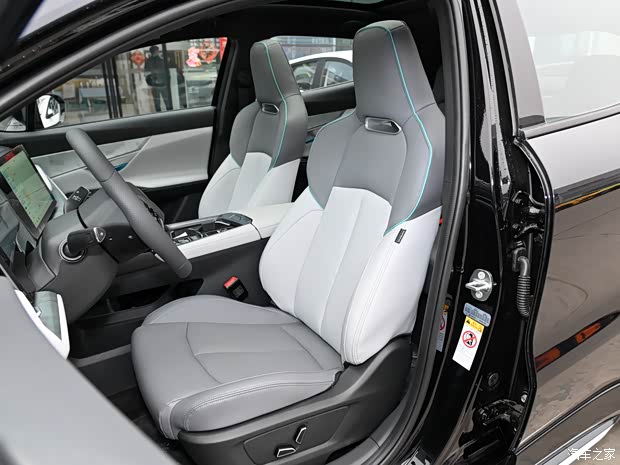 長安汽車 長安UNI-T 2023款 1.5T 尊貴型 長安汽車 長安UNI-T 2023款 1.5T 尊貴型