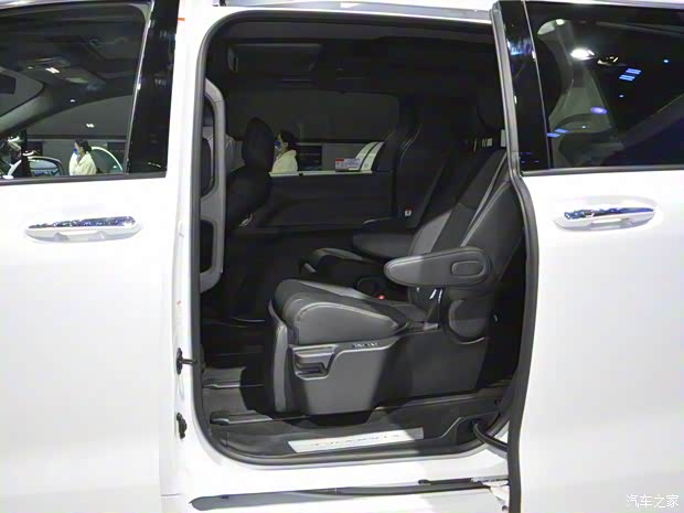 一汽豐田 格瑞維亞 2022款 2.5L混動 旗艦版