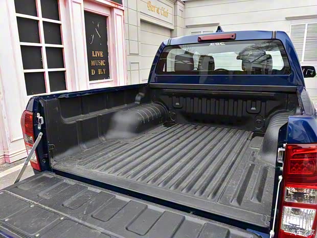 江西五十鈴 鈴?fù)?2022款 汽油四驅(qū)基本型