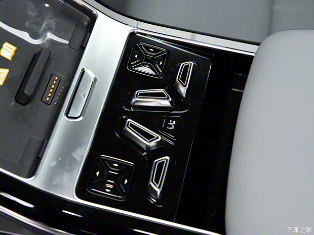 奥迪(进口) 奥迪A8 2018款 A8L 55 TFSI quattro尊贵型