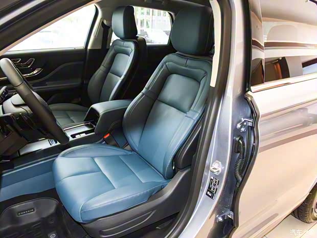 長安林肯 冒險家 2022款 2.0T 兩驅(qū)阿拉斯加冰川限量版