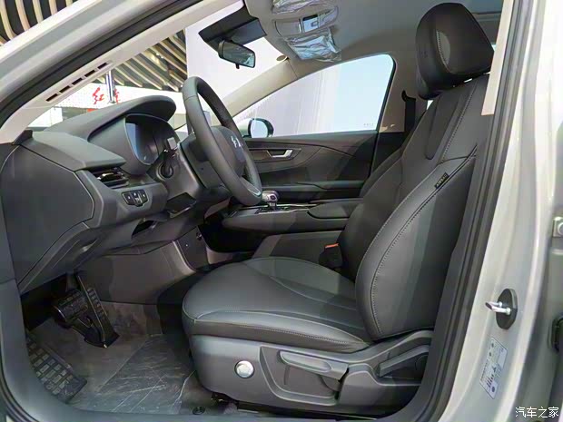 一汽红旗 红旗E-QM5 2022款 431km 充电乐享版