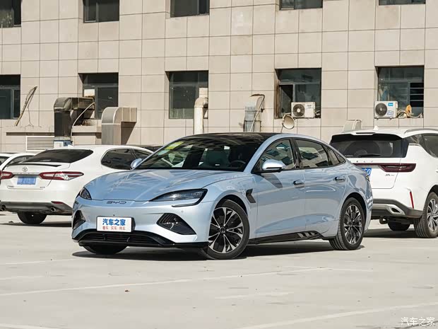 比亞迪 海豹 2022款 550km 標準續(xù)航后驅(qū)版尊貴型