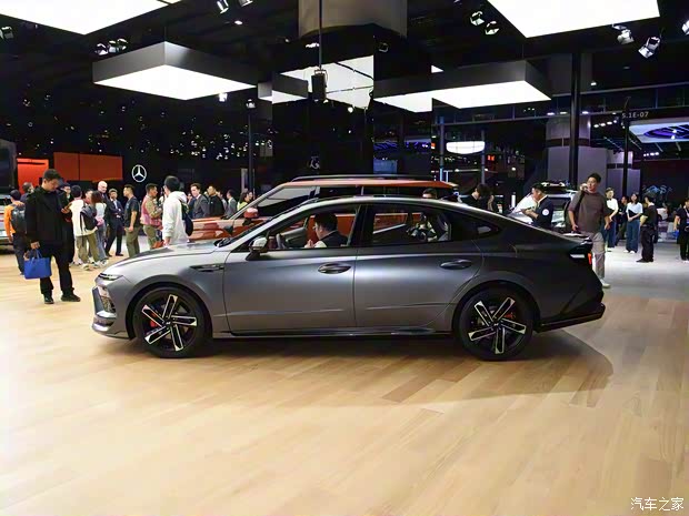 北京現(xiàn)代 索納塔 2024款 2.0T N Line 高配版