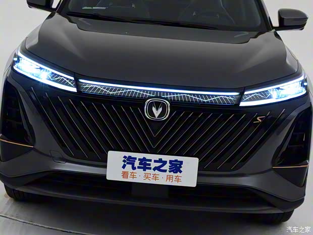 长安汽车 长安CS75 PLUS 2022款 第二代 2.0T 自动旗舰型 长安汽车 长安CS75 PLUS 2022款 第二代 2.0T 自动旗舰型