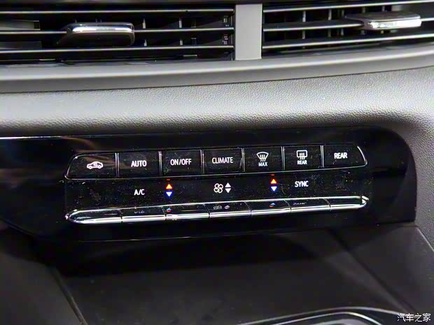 上汽通用別克 昂科旗 2020款 28T 兩驅(qū)戰(zhàn)旗型