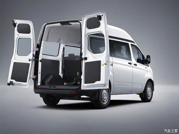 江铃福特 全顺 2023款 V362 2.0T柴油自动多功能商用车短轴中顶5/6座 江铃福特 全顺 2023款 V362 2.0T柴油自动多功能商用车短轴中顶5/6座