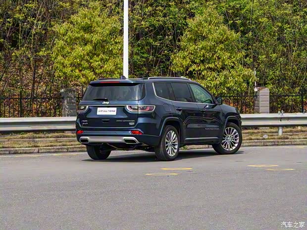 广汽菲克Jeep 大指挥官 2018款  2.0T 四驱御享版 国V