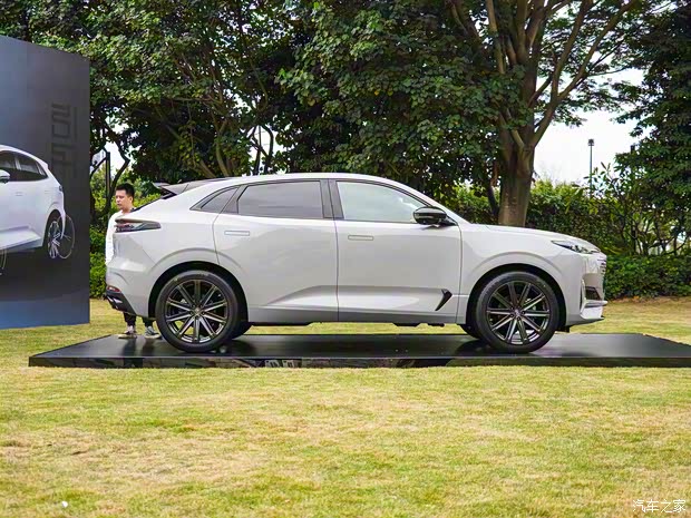 長(zhǎng)安汽車 長(zhǎng)安UNI-K 2021款 UNI量產(chǎn)版