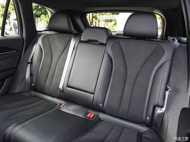 吉利汽车 星越L 2022款 1.5T 雷神Hi·X油电混动版 高配版