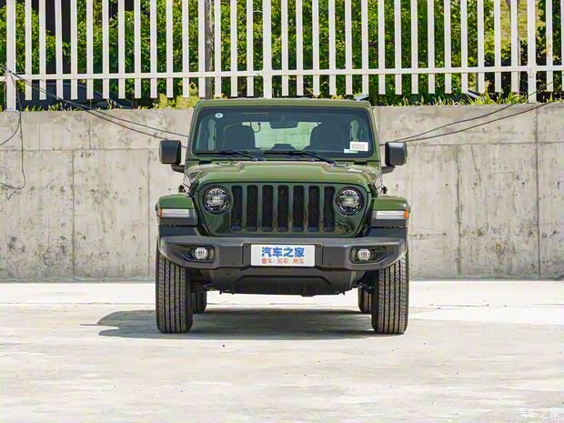 Jeep(进口) 牧马人 2022款 2.0T 高地丛林绿限量版