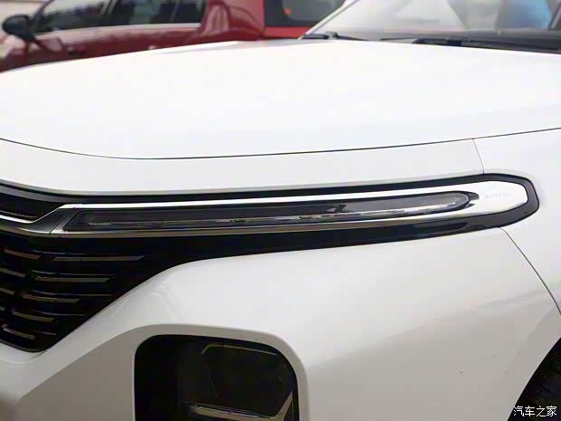 上汽通用五菱 新宝骏RC-5 2020款 1.5T 中配版